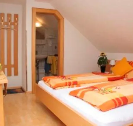 Homestay Haus Sonnbuehel *